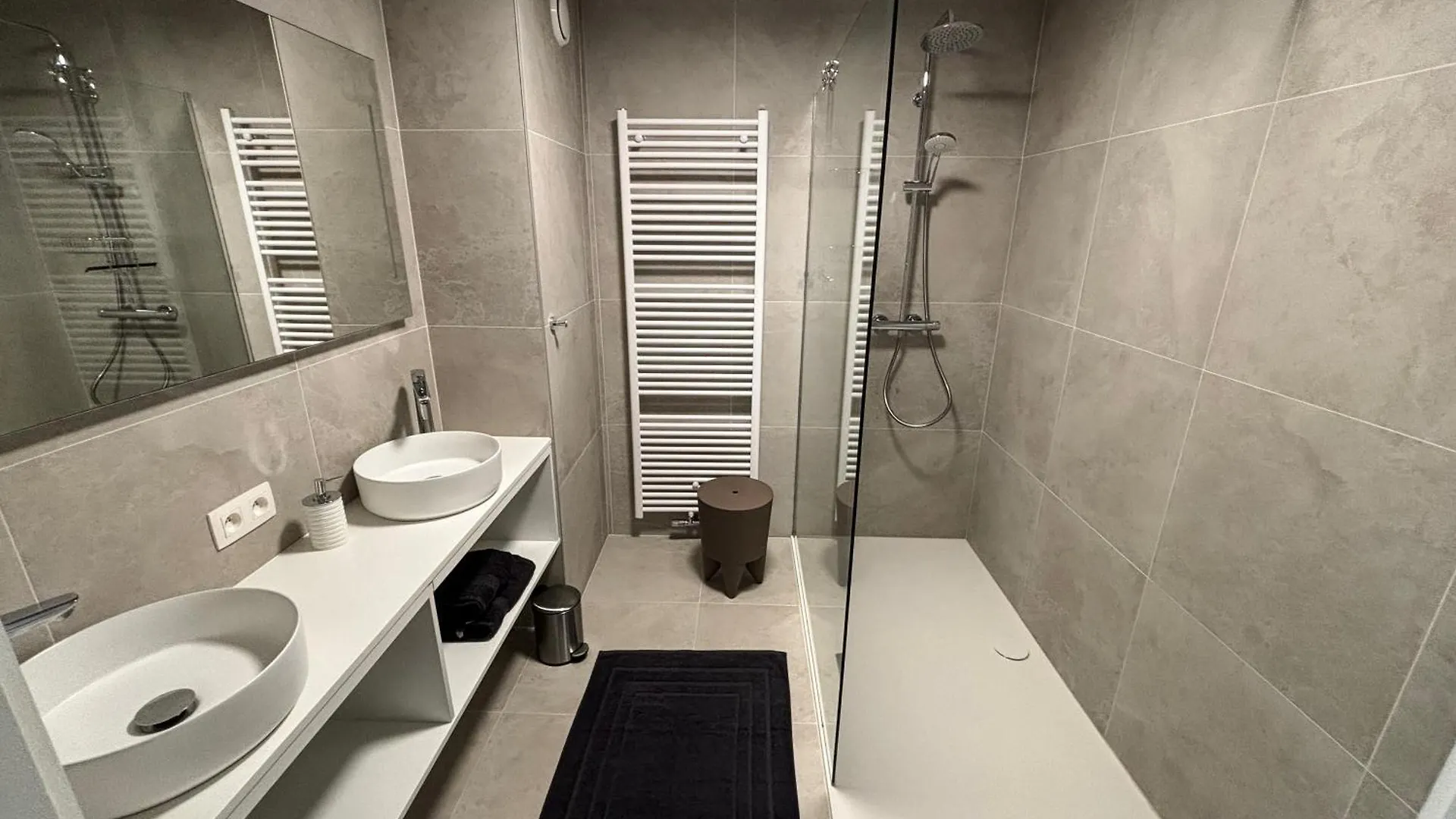 אוסטנדה Large Sunny And Bright Apartment With Park View