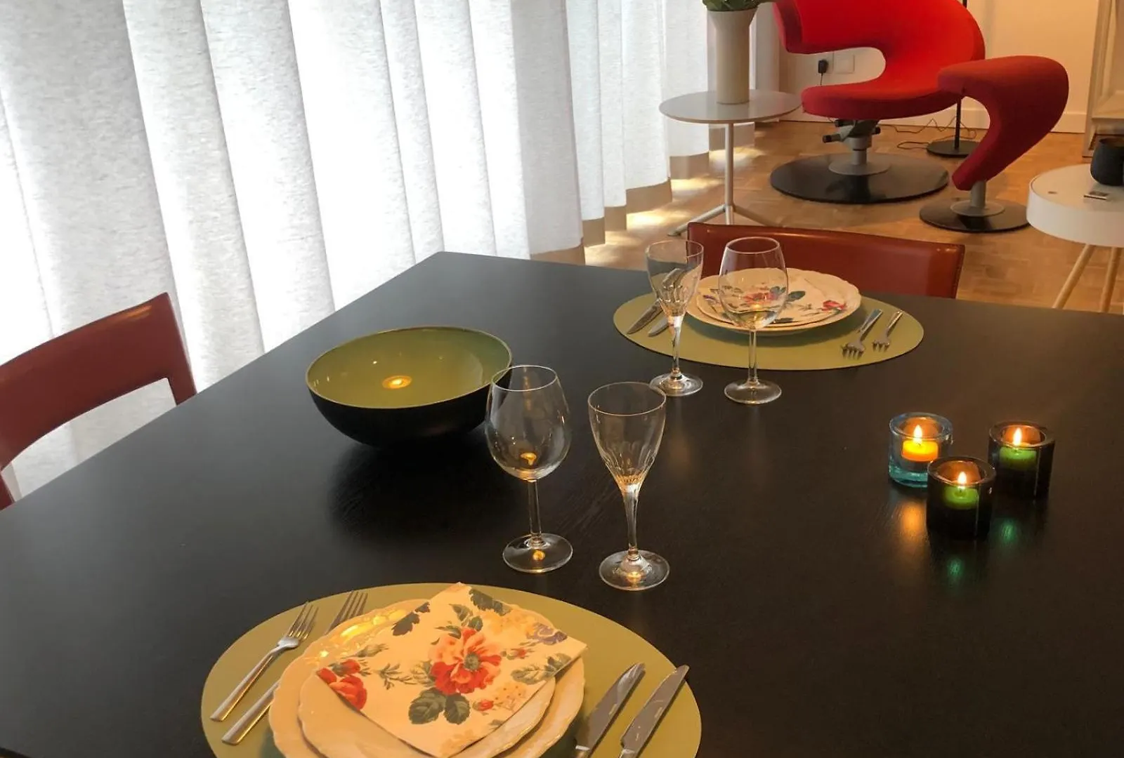 Large Sunny And Bright Apartment With Park View Oostende